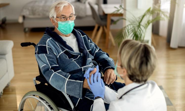 Trabajador residencia covid_imagen