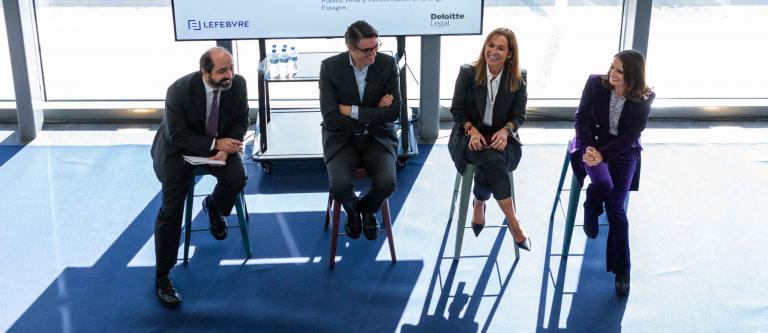 De izq a dcha Manuel Fernández-Condearena, Pablo Pernía, Francisca Hernández y Clara Cerdán