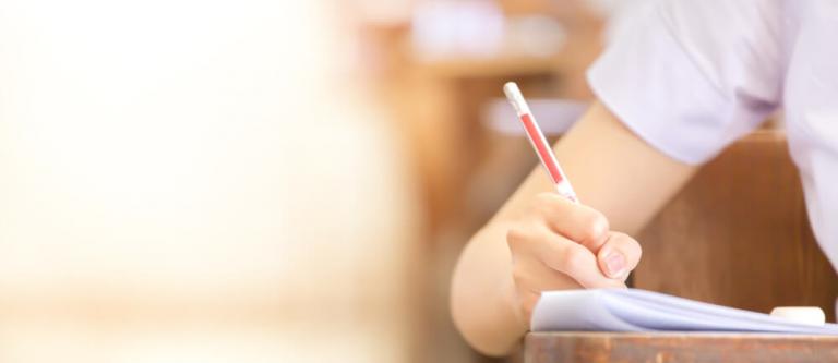 Agresión por la nota de un examen_imagen