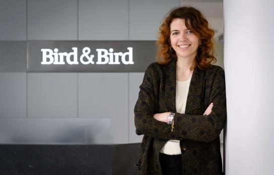 Julia Fernández Pita – RRHH – Bird & Bird