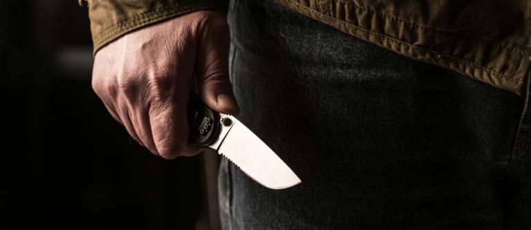 Hombre, violencia, navaja
