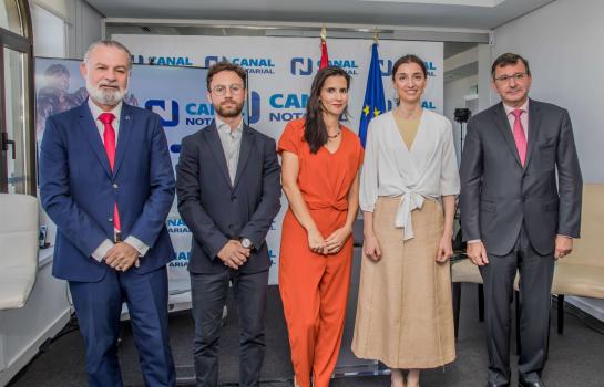 Jesús Gonzalez, Yago González, Blanca Gutierrez, Pilar LLop y José Angel Martínez_img
