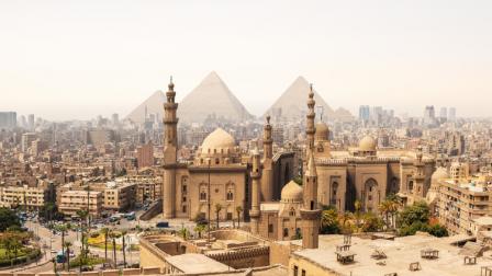 The,Mosque-madrassa,Of,Sultan,Hassan,In,Front,Of,The,Giza