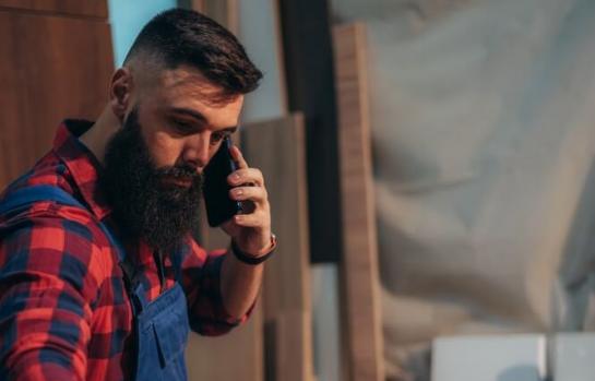 Jovenes empleados y medidas_img