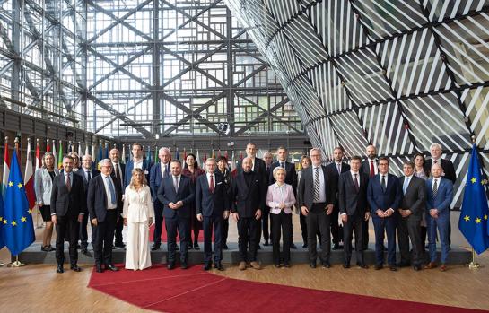 Cumbre social tripartita