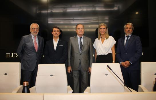 De izq a derecha Juan Pujol, Luis Redondo, Jose Maria Alonso, Maria José Sesarino, Emilio Ramirez