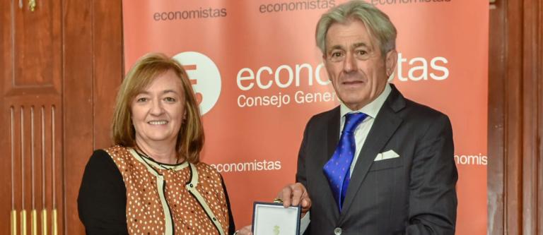 La presidenta de la AIReF, premio Gran Cruz al Mérito en el Servicio de la Economía 2022 del Consejo General de Economistas