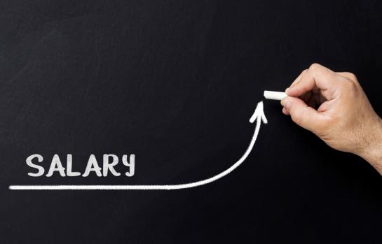 Funcionario español desplazado y subida salarial_img