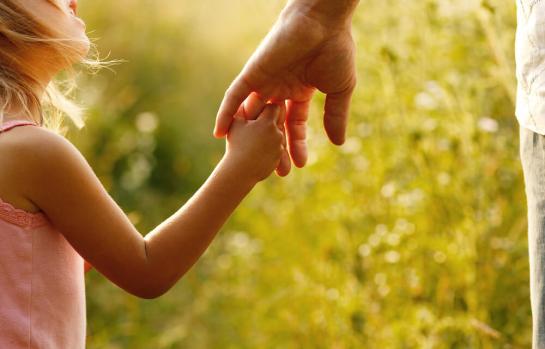 La suspension del regimen de visitas de padre a hija_img