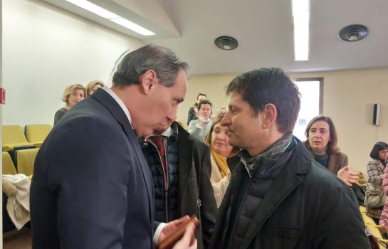 Eugenio Ribón conversa con un portavoz y representante del Comité de Huelga LAJ_img