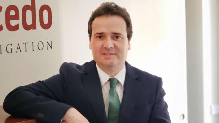 José María Salcedo y nueva firma_img