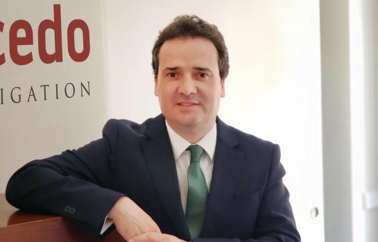 José María Salcedo y nueva firma_img