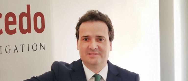 José María Salcedo y nueva firma_img