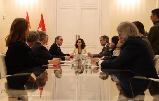 Isabel Díaz Ayuso y Enrique López se reúnen con la Junta de Gobierno del ICAM_img