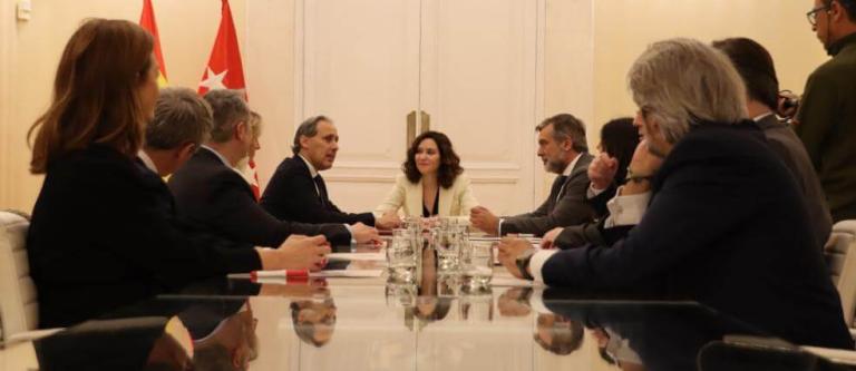 Isabel Díaz Ayuso y Enrique López se reúnen con la Junta de Gobierno del ICAM_img