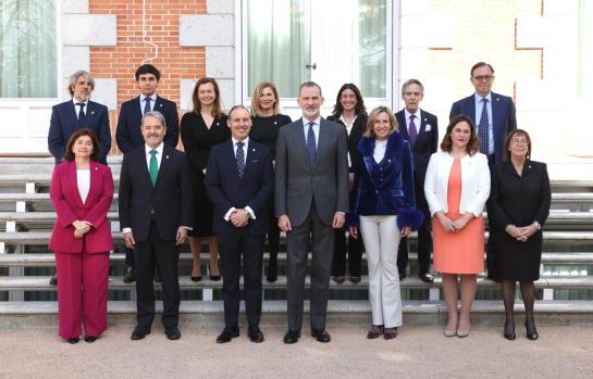SM el Rey recibe en Zarzuela a la Junta de Gobierno del ICAM