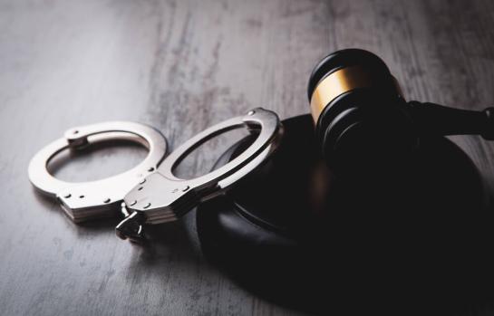 Persona detenida y reconocimiento forense_img