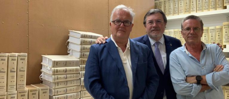 De izda. a dcha. José Alberto Marín, Alfonso Cavallé y Francisco Cantos Notarios La Palma_img