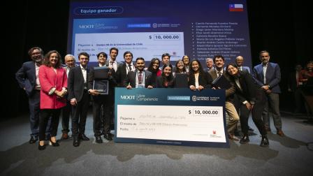Foto ganadores MOOT Universidad de Chile_img