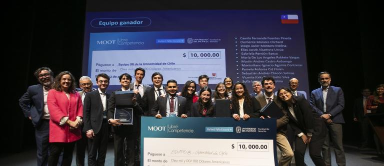 Foto ganadores MOOT Universidad de Chile_img