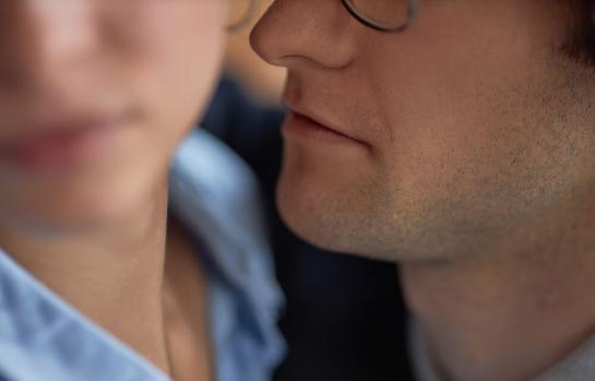 Jurisprudencia sobre acoso laboral y beso no consentido_img