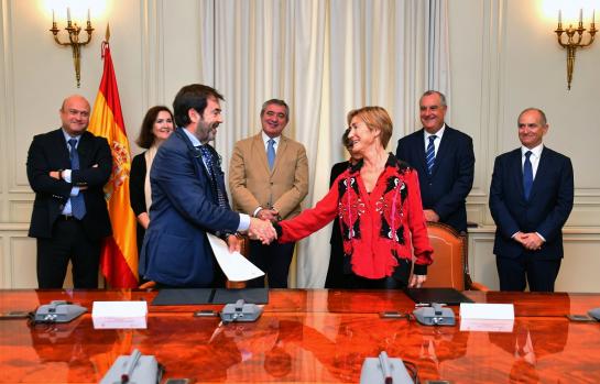 Vicente Guilarte y Victoria Ortega firman convenio CGPJ y Abogacia_img