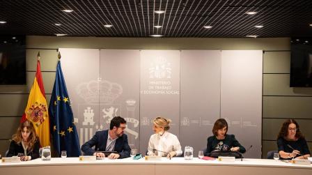 Reunion para abordar la igualdad laboral de personas trans y lgtbi_img