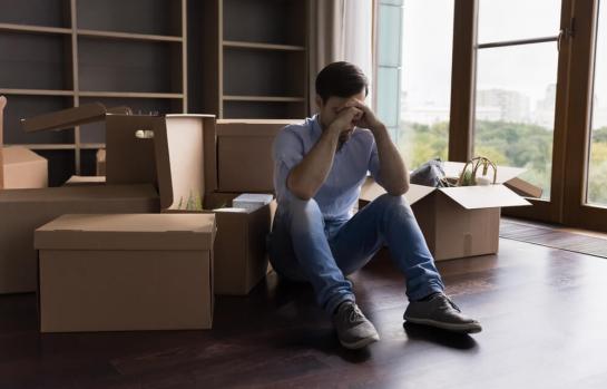 Desahuciado el hijo por no aportar a la economia familiar_img