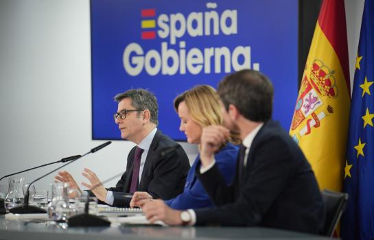 Félix Bolaños durante la rueda de prensa posterior al Consejo de ministros_img