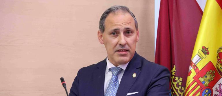 Eugenio Ribón, decano del ICAM__amparo_img
