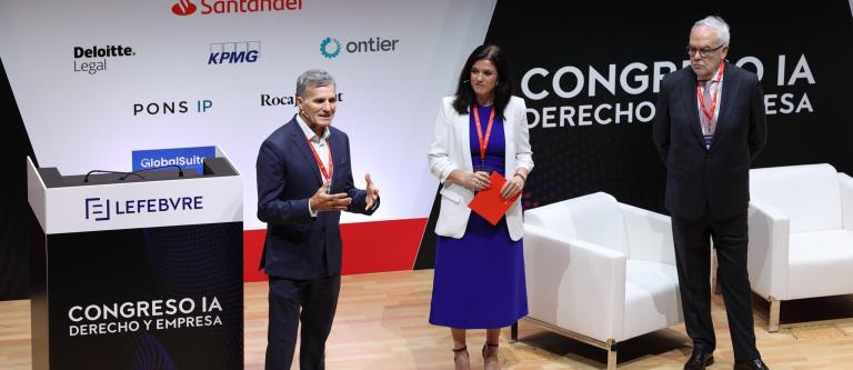 José Ángel Sandín, CEO de Lefebvre; Julia Fernández, directora de colectivos y negocio no residentes en Santander España, y Juan Pujol, presidente de Lefebvre