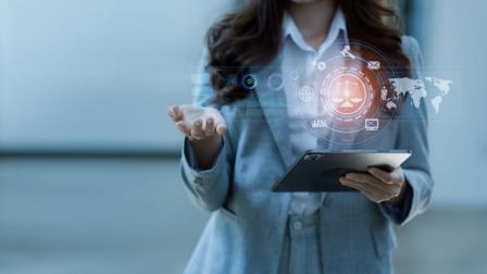 Persona de justicia tecnológico_img