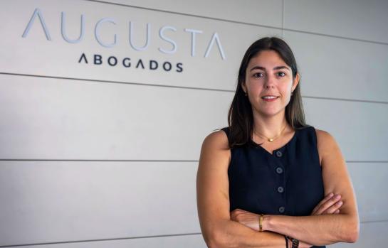 Júlia Bacaria Gea_Augusta Abogados_img