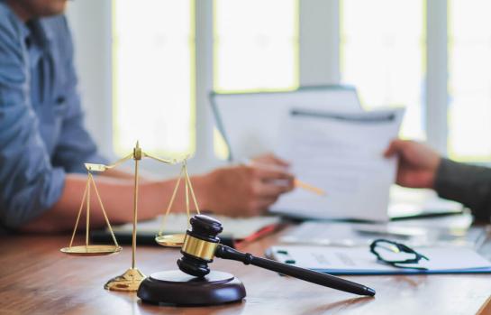 Derecho administrativo y caducidad_img