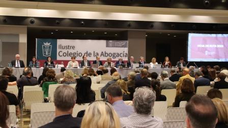 Imagen de la última Junta General del ICAM_img