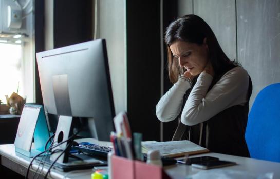 Trabajadora con fibromialgia e IP_img