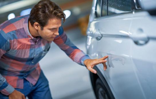 Daño a vehículo en garaje_img