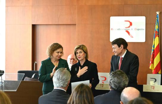 La viuda de J R Fraguas recibe el reconocimiento_img