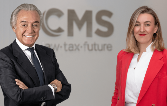 Foto César y María con logo CMS_img