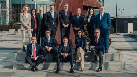 Socios Elzaburu estatua chambers_img