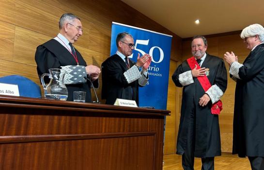 Entrega gran cruz al mérito