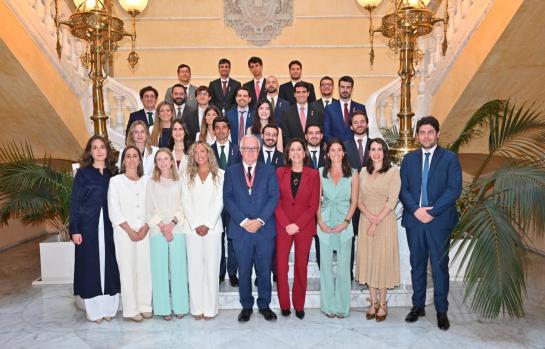 Foto de familia toma de posesión nuevos notarios Cataluña_Img