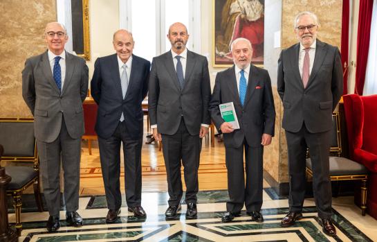 De izq a der_Javier Tello, Miquel Roca Junyent, Pedro Rollán, Manuel Aragón, y Juan Pujol_img