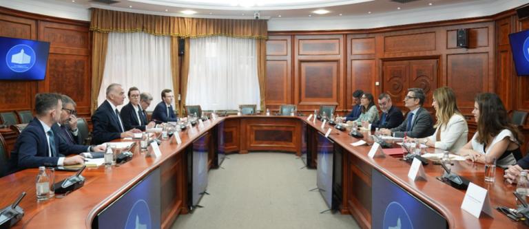 Reunión España – Serbia