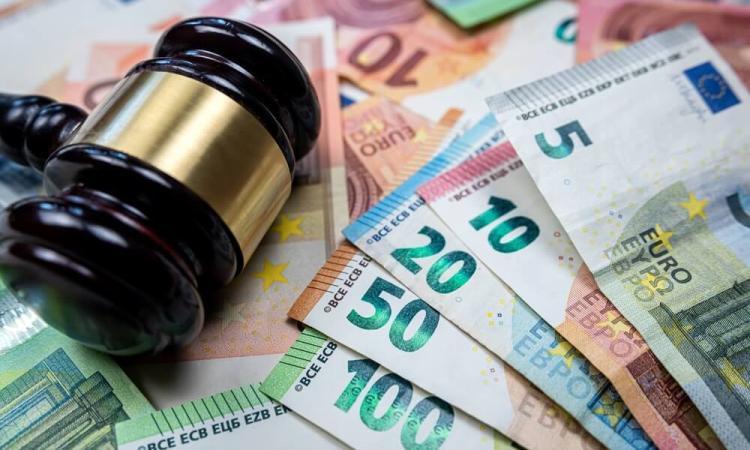Complemento de pensión de jubilación a hombre_img