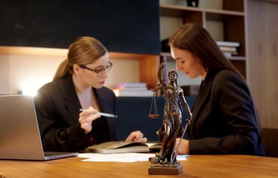 Amparo colegial y reglamento de la Abogacía_img