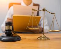 Citación de un abogado como testigo y derecho de defensa_img