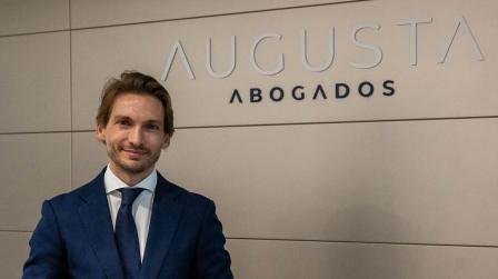 Omar Molina socio de Augusta Abogados_img