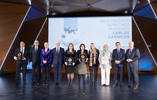 Foto grupo premiados y autoridades Premios Carlos Carnicer_img