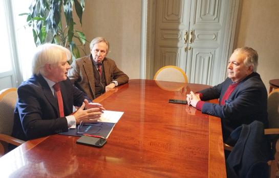 El presidente de la Abogacía Española, el abogado venezolano Carlos J. Sarmiento Sosa y el jurista argentino Beltrán